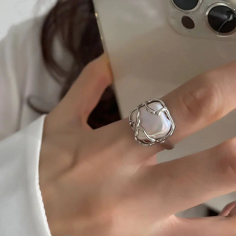 Retro Gold Color Irregular Open Ring with Oil Drip Detail