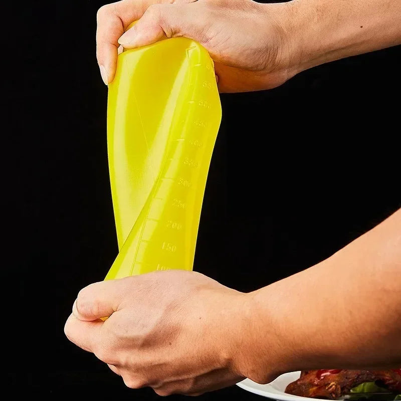 Large Squeeze Condiment Bottle with Nozzle for Sauces